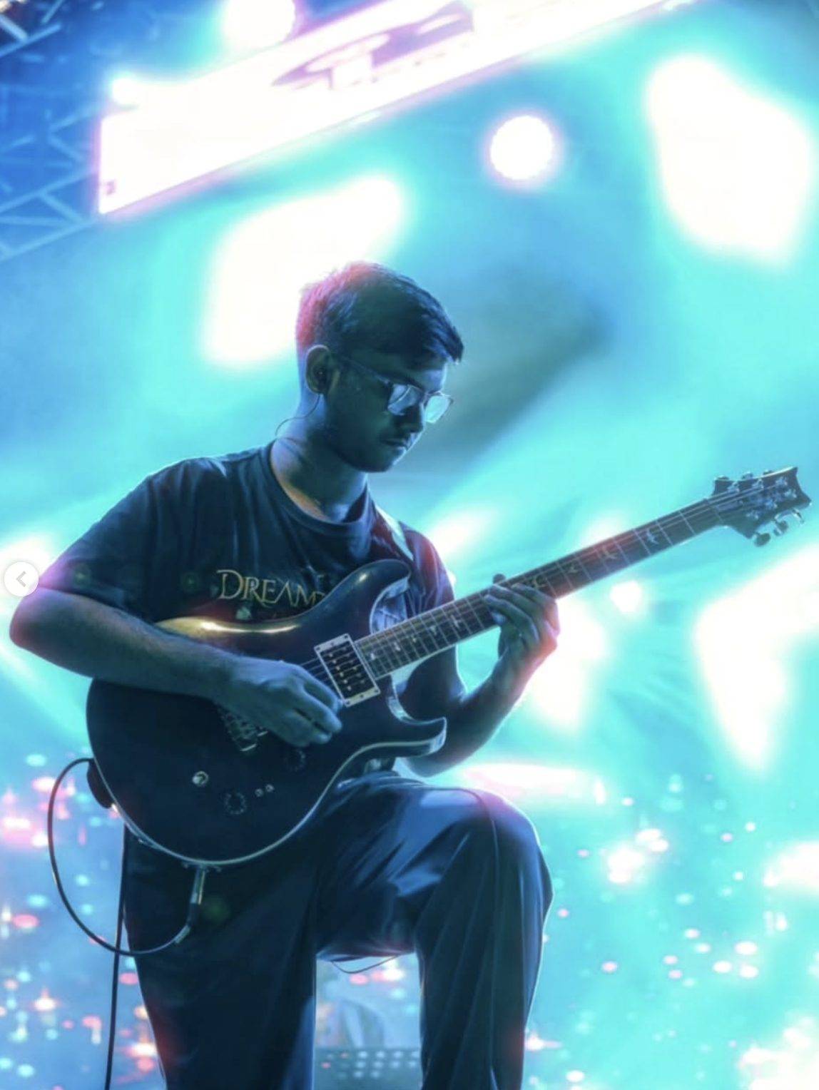 Subhrajyoti De performing live on stage