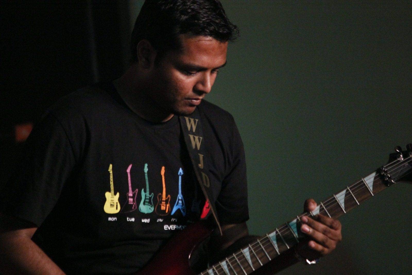 Stephen G Emmanuel close-up while playing